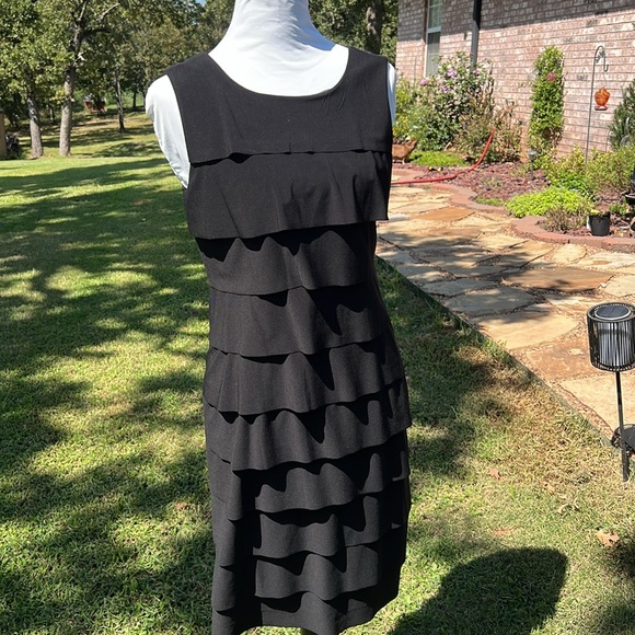Evan Picone Black Layered Midi Dress……..797 - Picture 4 of 11